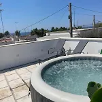 Blu Nyaraló *